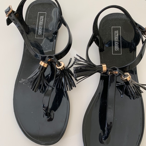 Black sandals with tassels - Picture 1 of 3